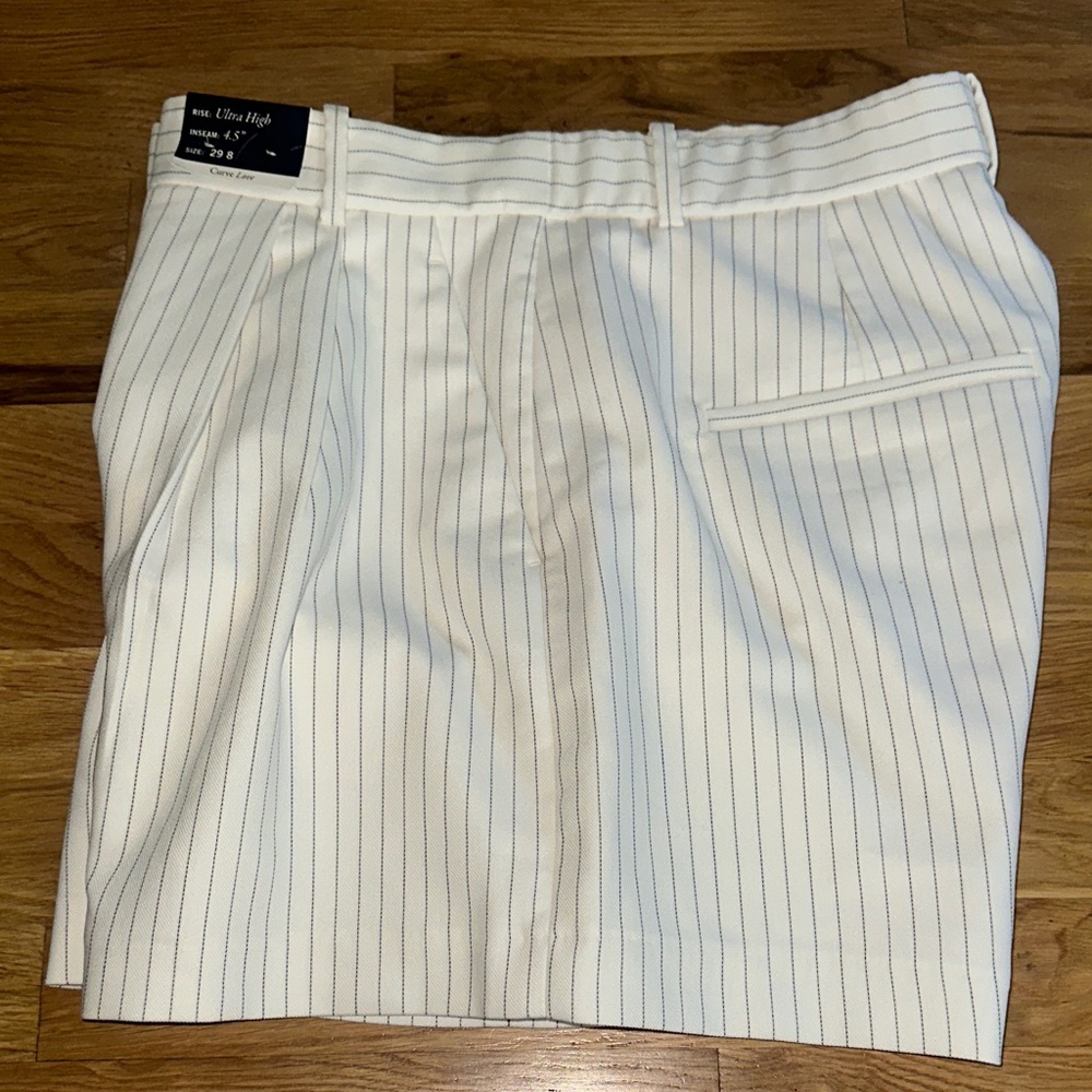 Abercrombie & Fitch White Pinstripe High Waist Women's Shorts - Picture 9 of 10